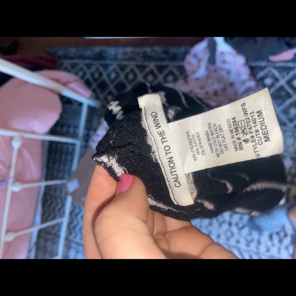 Cropped sweater - Picture 3 of 3